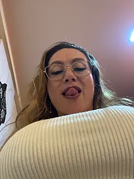 Angelitasexy81 - Her hand on my chest, su mano en mi pech