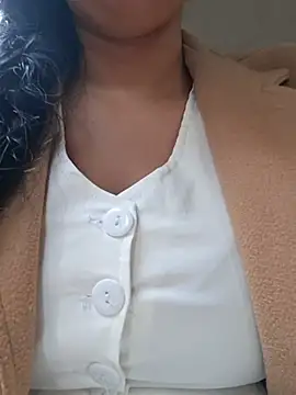 Luianna - Oil show on my tits, bounce them