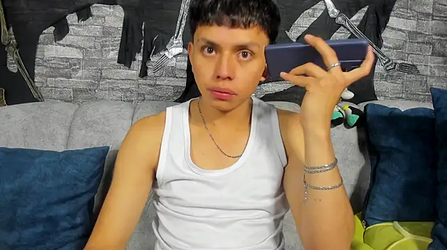 ryanmilk_'s Live XXX Chat