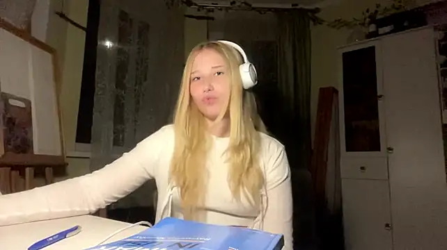 KayleighIacovone - if you like me
