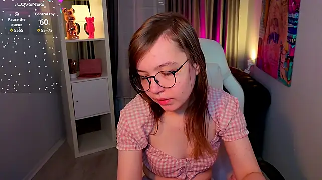 LiaBroock - air kiss + tease lips🥰🥰
