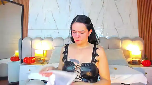 Samantha_Fiire - SEXY DANCE + SEXY MOVES 👠🔥