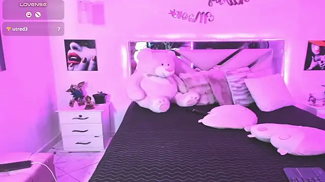 Karly_moon - kiss me more
