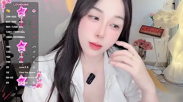 Liz-nn - 捏奶头叫床😍😍Pin the nipples（招守护男友2.0版）