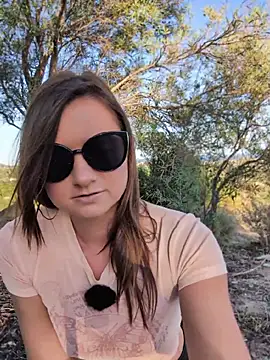 Samira-Summer - Naked Walk Last Tipper gets 2 Videos