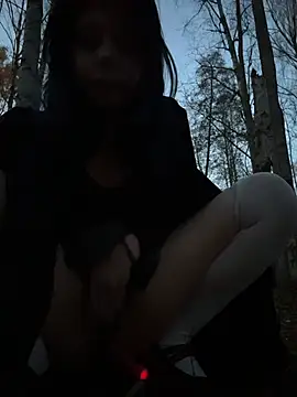 LishuMeow - KEEP ME WARN AND HELP CUM IN PUBLIC PARK
