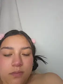 EmilyRoy77 - Dildo in pussy