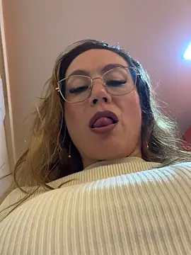 Angelitasexy81 - Her hand on my chest, su mano en mi pech