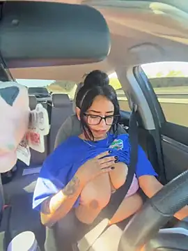 Controllercutie - Squirt in my car!!