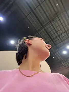 KatyVibes - kiss her on the cheek