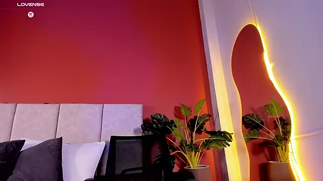 Noa_valmont - Spank ass and bounce 🍑👋