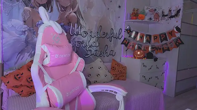 CheekySashaCharm - Nipple play