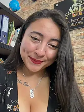 _Sarah-Office1 - open booty in cam/show asshole