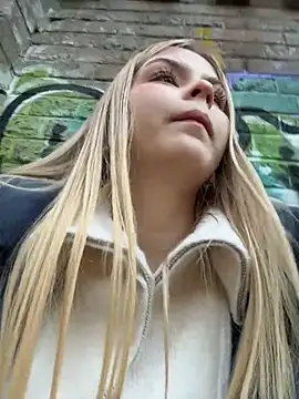RossyMood - FLash my naked ASS + SPANK PARK RISKYY