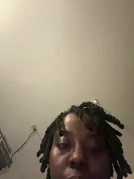 Thechocolatepeach - boobs out + pussy spread