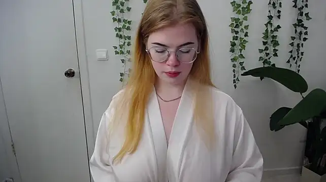 Mary_elle_ - hands under top + squeeze boobs