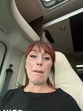 AlessiaSarti - Le mutandine attaccate al vetro