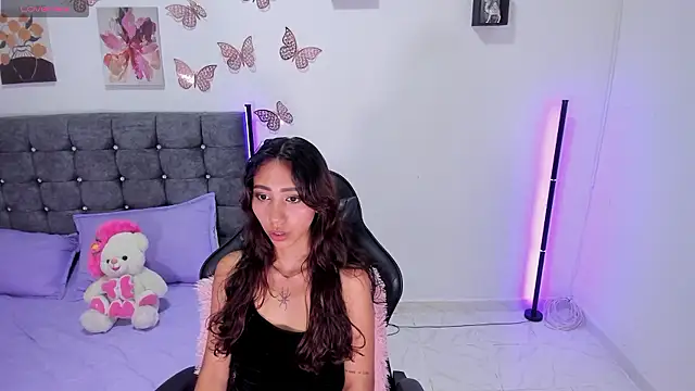 Vannesssa__45 - Dance and remove a garment 🥴