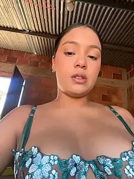 Baby_morena12 - Big squirt in my virgin pussy outdoors