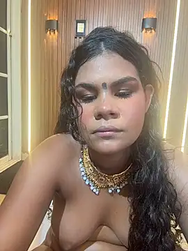 Yaazhinii