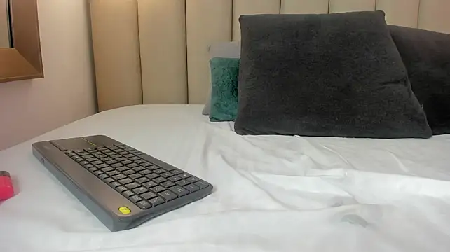 Yennifer_01 - ❤️Make me cum so bad 👙