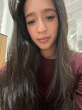 BellaTous - Handbra + Show tongue 🔥💞