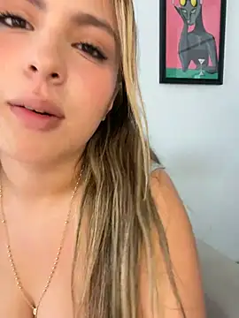 Cloee_Rainbow1 - Two fingers inside the pussy until wet💦