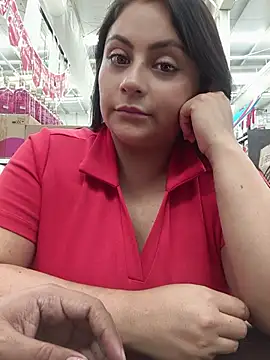 Angie_e - 😒👿😮Naked in supermarket +finger pussy