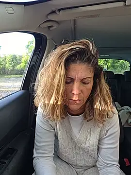 Dreamlove1 - Fais moi jouir sur le levier de vitesse