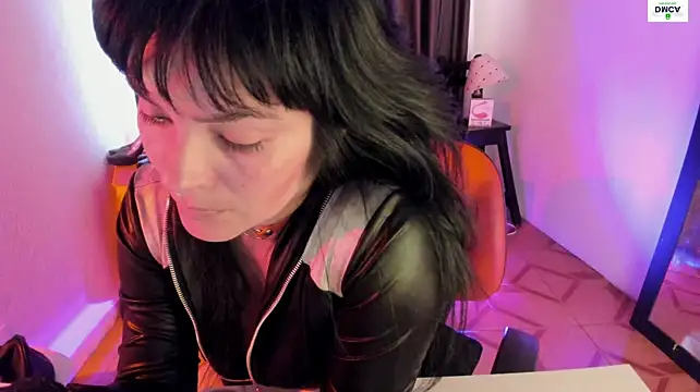 Orlena_bella - squeeze my tits