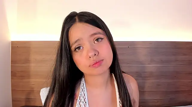 Thamiina__ - show saliva in face 🥵🥵