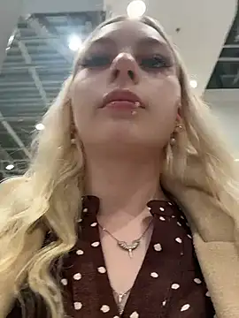 AngelinaTous - I'll show my ass + spank 5 times🍑