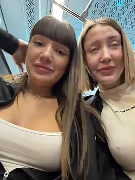 Sophie_Avory - Massage pussylips each other+pinch clit