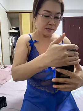 Aml38D - 吸自己奶头
