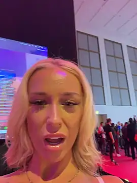 Bonniemarieexo - Pussy flash