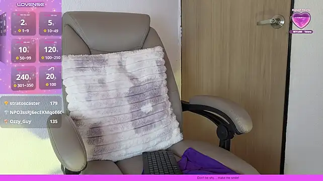 Aura_moons - blowjob with a dildo