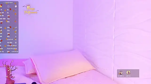 LexiAdamss - Squats and open ass close up to you 🍑