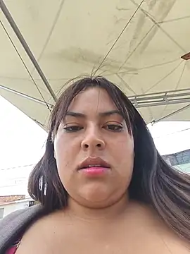 OUTDOORS_VELEN - Fingers in pussy+video lastp tip😏
