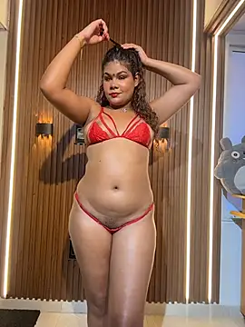 Yaazhinii - Rub Clit