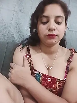Lovely-girl99 - Full body massage with oil 🫦🫦💦🦵🏻😋