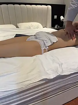 Nide-laoshi - 4S店女销售 下班后无聊 找陌生人刺激（ni 懂得）