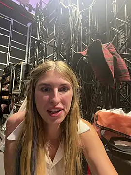 Emma05 - In 30 min on the big Venus stage
