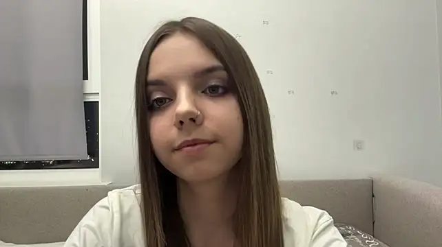 LisaPorse - show belly + cute wink