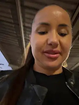 Beautydiamond - Fuck my pussy white 2 fingers