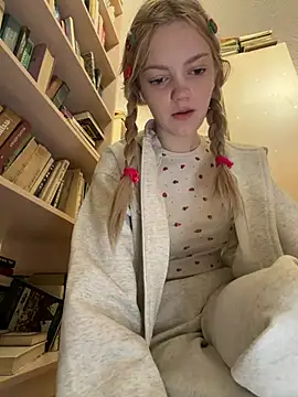 Elsawhere - Elsa UWU n lick camera 🍭