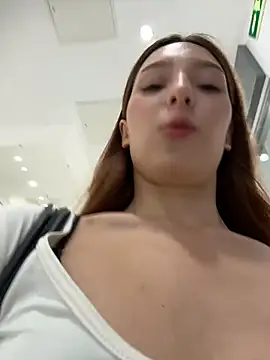 LilluKatten - SQUIRT IN PUBLIC BEFORE I GO 💦
