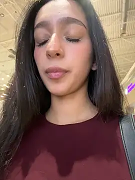 BellaTous - Handbra + Show tongue 🔥💞
