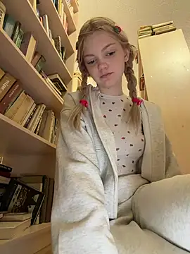 Elsawhere - Elsa doggy on knees