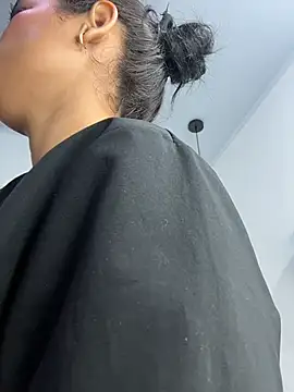 Spa-Girls - 1 FINGER IN MY ASS 🍑