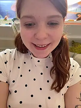 Freaky__Nikki - squirt using dildo💦🔥